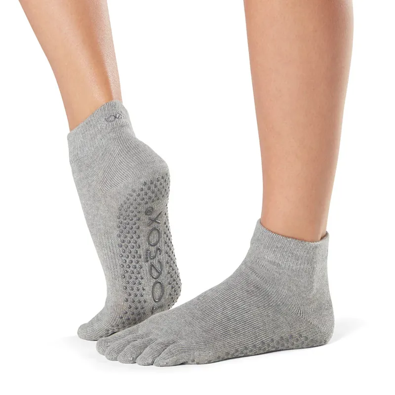 Toesox Full Toe Ankle Grip Socks Heather Grey